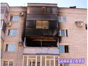 В Благовещенске из горящего дома эвакуировали 22 человека. Пресс-служба ГУ МЧС по Амурской области